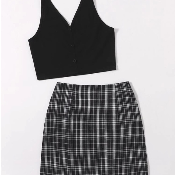 Dresses & Skirts - 🌻 NEW Black Button Front Halter Crop Top & Plaid Coordinated Skirt Set